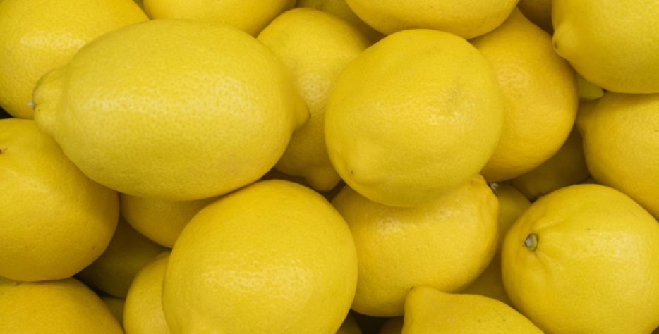 Μικρές παραγωγές από αρχές Οκτωβρίου έως και τέλη Μαρτίου. Η συσκευασία μας είναι κυρίως σε δίσειρα ή μονόσειρα χαρτοκιβώτια αλλά και χύμα ανάλογα τον πελάτη και την προτίμησή του. Όλη η διαδικασία ΤΥΠΟΠΟΙΗΣΗ-ΣΥΣΚΕΥΑΣΙΑ γίνεται σε νέες εγκαταστάσεις με καινούριο μηχανολογικό εξοπλισμό τελευταίας τεχνολογίας.