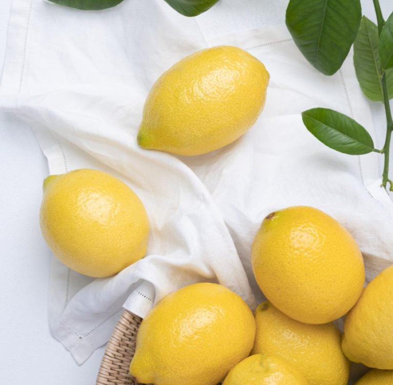 Μικρές παραγωγές από αρχές Οκτωβρίου έως και τέλη Μαρτίου. Η συσκευασία μας είναι κυρίως σε δίσειρα ή μονόσειρα χαρτοκιβώτια αλλά και χύμα ανάλογα τον πελάτη και την προτίμησή του. Όλη η διαδικασία ΤΥΠΟΠΟΙΗΣΗ-ΣΥΣΚΕΥΑΣΙΑ γίνεται σε νέες εγκαταστάσεις με καινούριο μηχανολογικό εξοπλισμό τελευταίας τεχνολογίας.