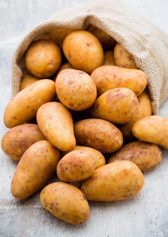 Υπαίθριες, πλούσιες σε γεύση και συστατικά από αρχές Μαϊου έως και τον Ιούλιο. Συσκευάζονται σε τσουβάλια 15 – 20 – 25 – 30 – 35 – 40 – 50 Kg.